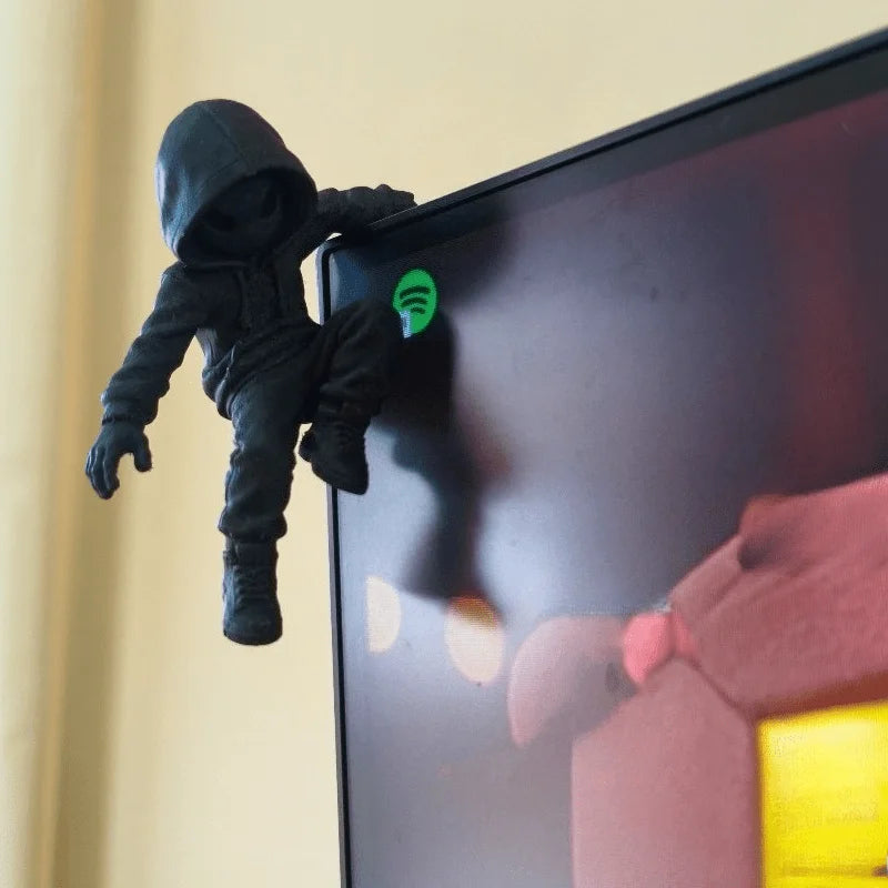 Climb Hoodie Alien Mini Statue 3D Printing Climbing Figure for Monitor Top Decor Weird Novelty Desk Edge Gaming Room Decor Gifts