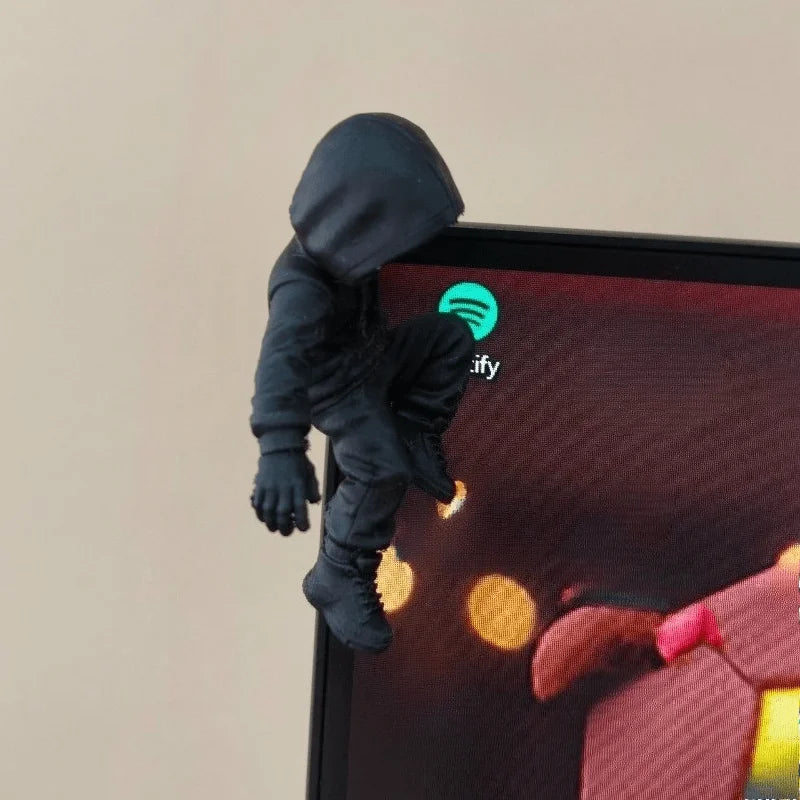 Climb Hoodie Alien Mini Statue 3D Printing Climbing Figure for Monitor Top Decor Weird Novelty Desk Edge Gaming Room Decor Gifts